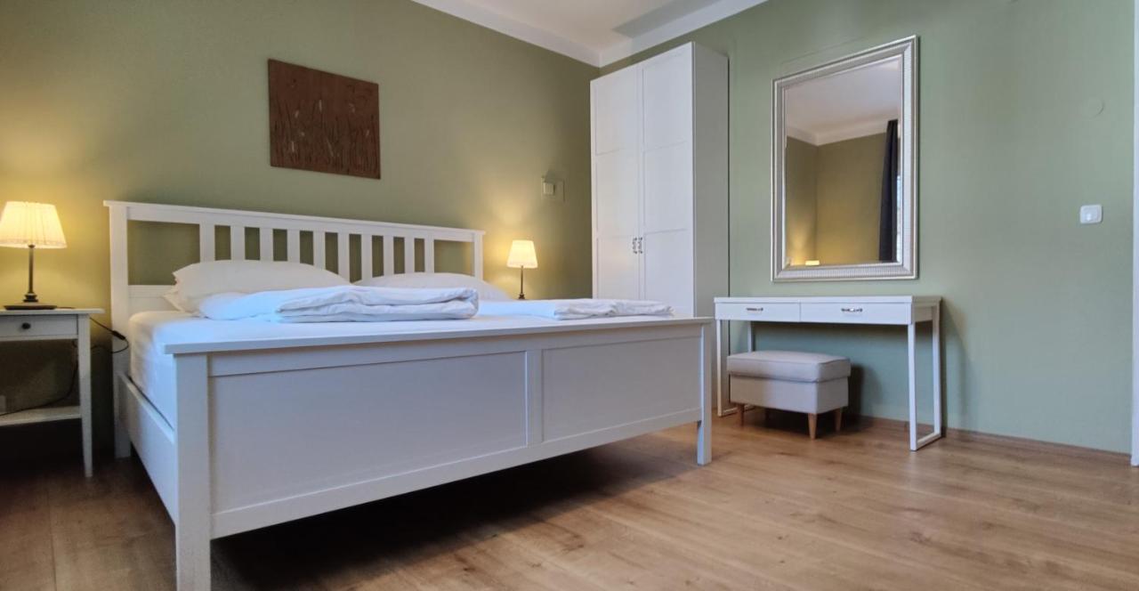 Sabines Apartments Ferienwohnungen Frauenkirchen Dış mekan fotoğraf
