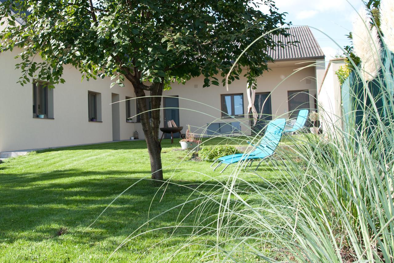 Sabines Apartments Ferienwohnungen Frauenkirchen Dış mekan fotoğraf